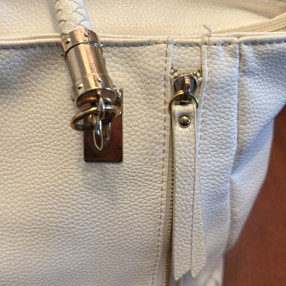White Handbag - Picture 2 of 7